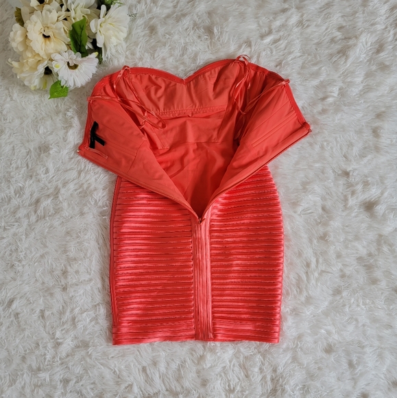 BCBG MaxAzria Dress Coral Size 2 Short Bodycon Party Strapless Bandage Style - Picture 4 of 12
